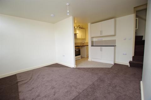 2 bedroom terraced house to rent, Idle Road, Bradford, BD2