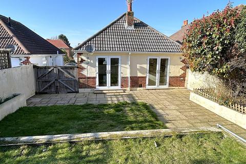 2 bedroom detached bungalow to rent, Pound Lane, Oakdale, POOLE, BH15