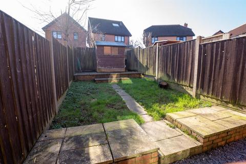 11 Farrow Close, Chard, TA20 2JX