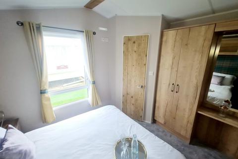 2 bedroom lodge for sale, Dovercourt Holiday Park