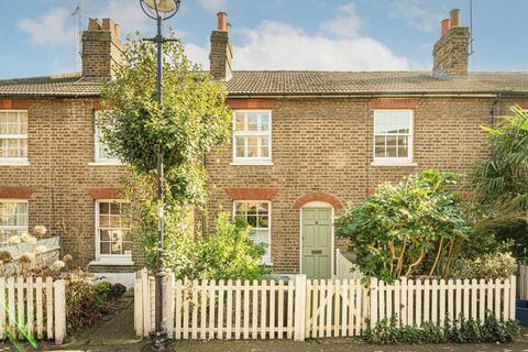 2 bedroom terraced house for sale, Holly Road, Twickenham TW1