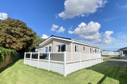 2 bedroom lodge for sale, Felixstowe Beach Holiday Park