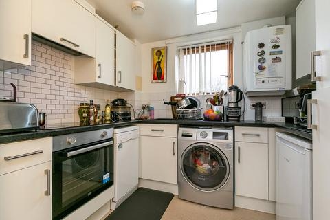 1 bedroom apartment for sale, Clarke Close, CROYDON, Surrey, CR0