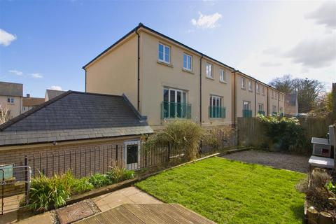 6 Brooke Close, Malmesbury, SN16 9FJ