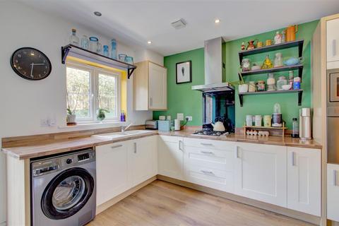 6 Brooke Close, Malmesbury, SN16 9FJ