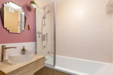 16 Bradshaw Close, London, SW19 8NL