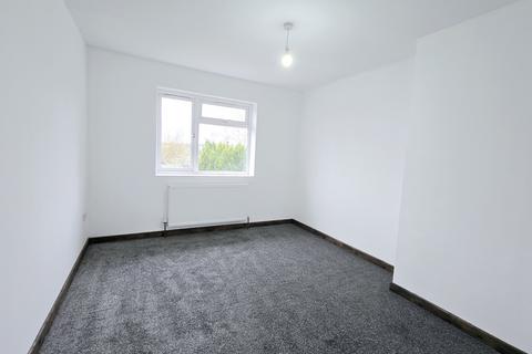 3 bedroom semi-detached house to rent, High Park Road, Halesowen, West Midlands, B63