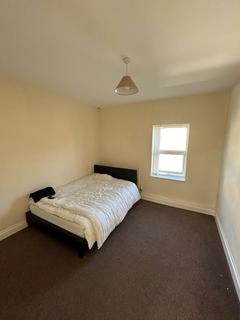 3 bedroom flat to rent, Chester Road, Sunderland SR4