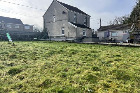 3 bedroom detached house for sale, Cwmamman Road, Glanamman, Ammanford, Carmarthenshire.