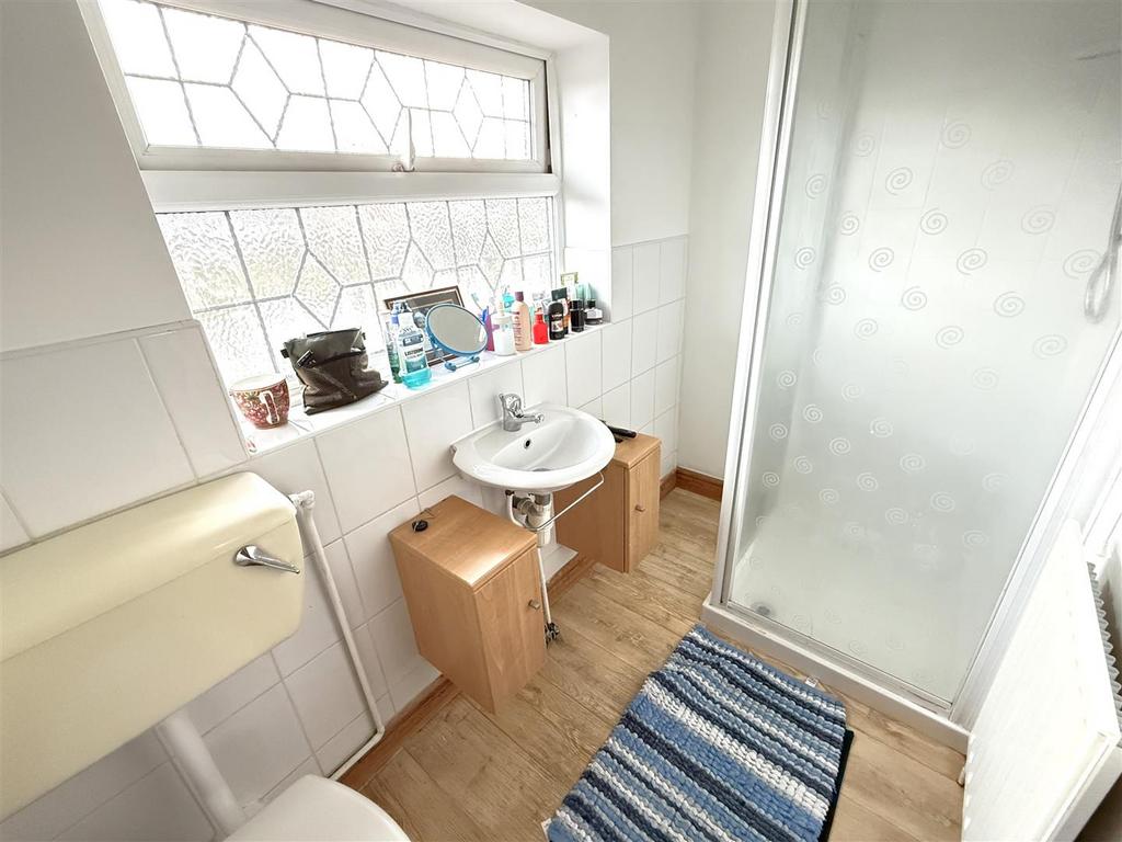 Ensuite shower room