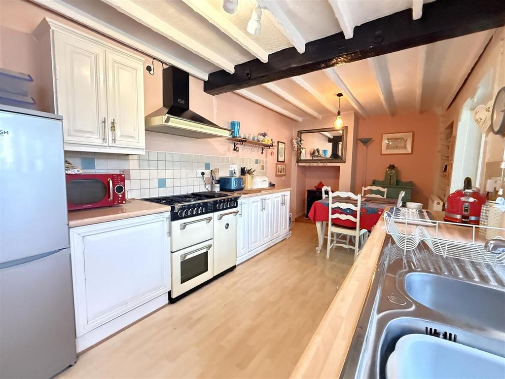 Dining kitchen