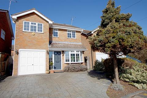 4 bedroom detached house for sale, Highfield Road, Billericay CM11