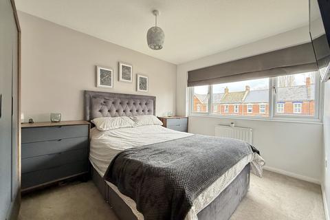 110 Alphington Road, Exeter, EX2 8HZ