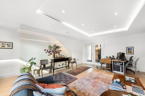 4 bedroom end of terrace house to rent, Upland Road, East Dulwich, London, SE22