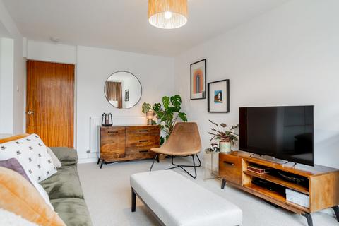 1 bedroom flat for sale, Flat 59, Huntly Court, 20 Dirleton Place, Shawlands, Glasgow, G41 3BH