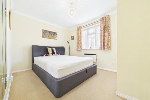 32 Groves Lea, Mortimer, Reading, RG7 3SR