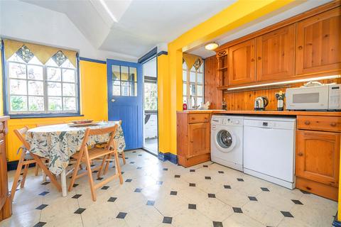 3 bedroom flat for sale, Rookfield Close, London, N10