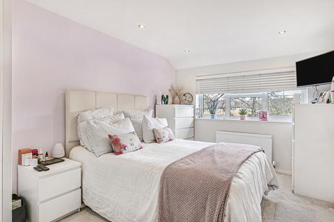 3 bedroom terraced house for sale, East Mead, Welwyn Garden City, Hertfordshire, AL7