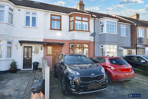 3 bedroom terraced house for sale, Crowlands Avenue, Romford, RM7