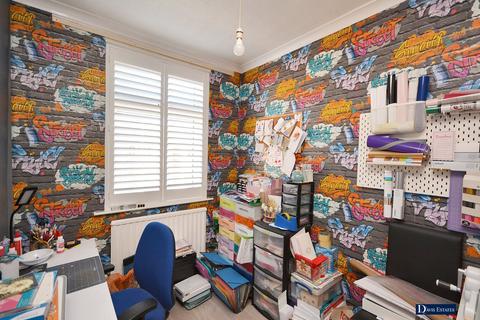 60 Crowlands Avenue, Romford, RM7 9JB