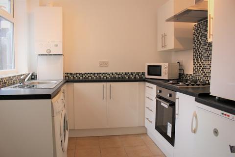 2 bedroom flat to rent, Second Avenue, Tyne and Wear NE6