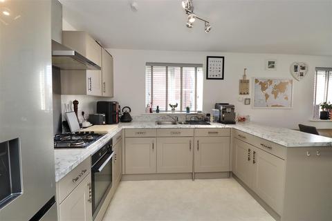 3 bedroom detached house for sale, Grainger Drive, Pocklington, York