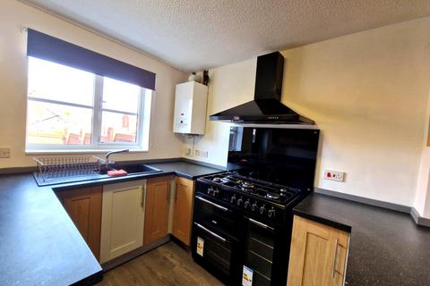 2 bedroom semi-detached house to rent, Armitage Road, Rugeley, WS15 1DQ