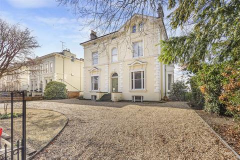 Flat 2, 106 Evesham Road, Cheltenham, GL52 2AL