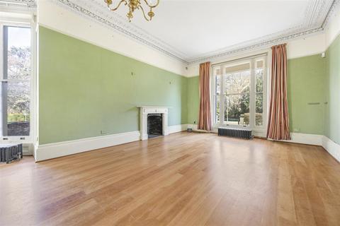 Flat 2, 106 Evesham Road, Cheltenham, GL52 2AL
