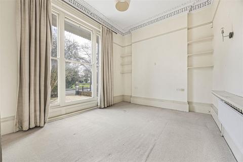 Flat 2, 106 Evesham Road, Cheltenham, GL52 2AL