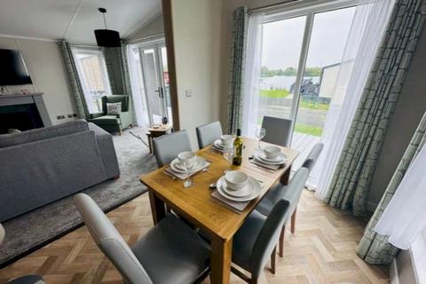 2 bedroom lodge for sale, Chichester Lakeside Holiday Park, , Vinnetrow Road PO20