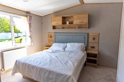 2 bedroom lodge for sale, Chichester Lakeside Holiday Park, , Vinnetrow Road PO20