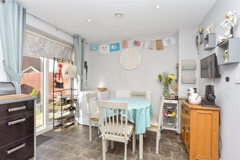 3 bedroom end of terrace house for sale, Mallow Road, Minster-On-Sea, Sheerness, Kent