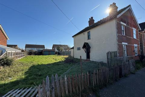 3 bedroom semi-detached house for sale, Coombe Road, Southminster