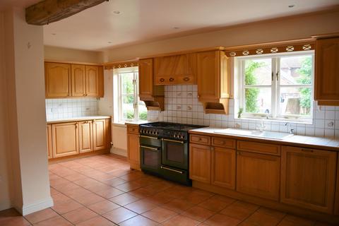 5 bedroom detached house to rent, The Tanyard, Chilton Foliat, RG17