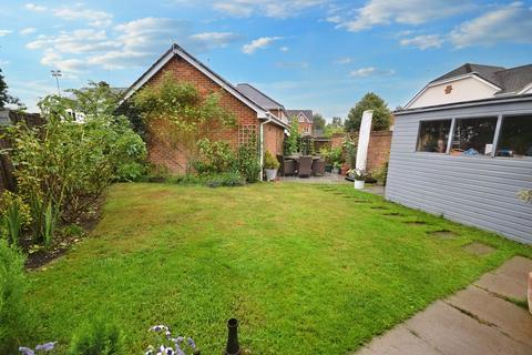 3 bedroom end of terrace house to rent, Crosby Way, Farnham, Surrey, GU9