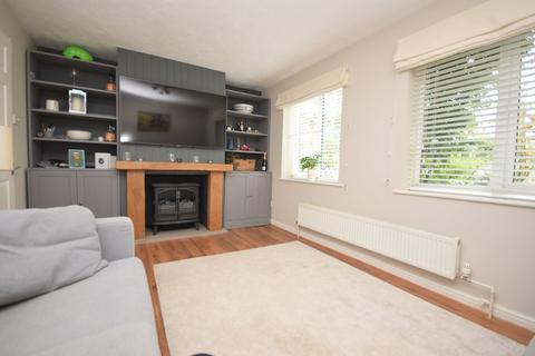 3 bedroom end of terrace house to rent, Crosby Way, Farnham, Surrey, GU9