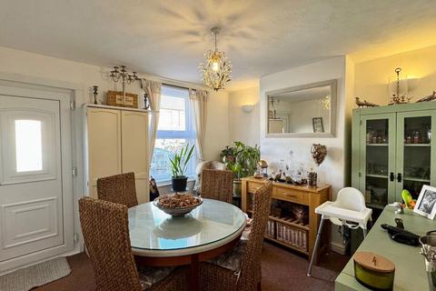 2 bedroom end of terrace house for sale, York Road, Newbury RG14