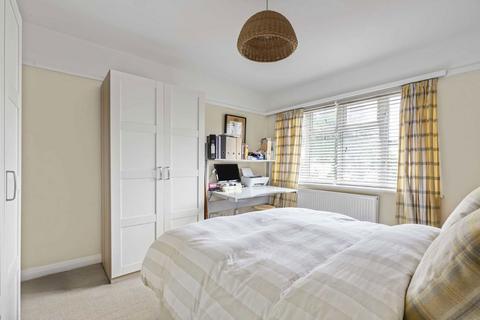 2 bedroom flat for sale, Craneford Way, Twickenham TW2