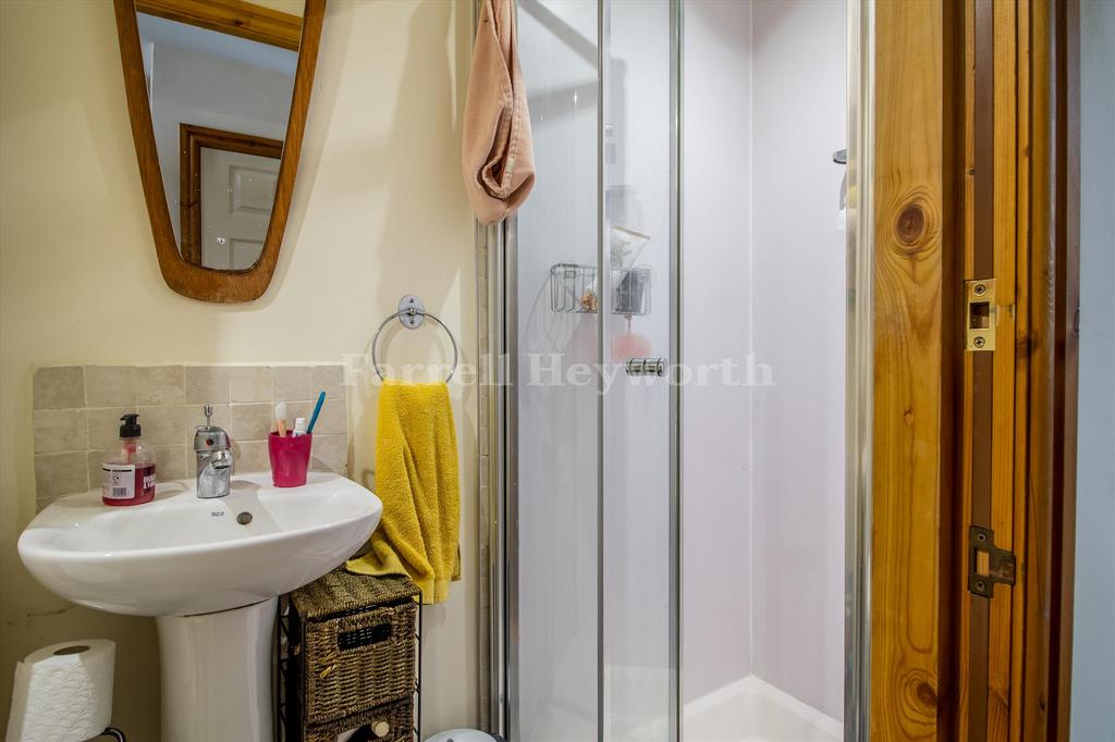 Shower room 2