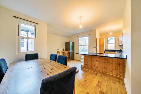 3 bedroom flat for sale, Revelstoke Road, Southfields