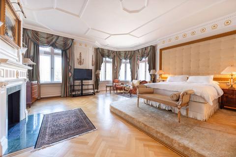 4 bedroom flat for sale, Kensington Road, Kensington, London, W8