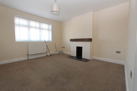 2 bedroom flat to rent, Hart Road, Thundersley