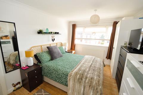 11 Gloucester Road, Bagshot, GU19 5LT