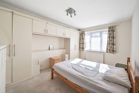 2 bedroom flat to rent, South Mount, Whetstone, London, N20