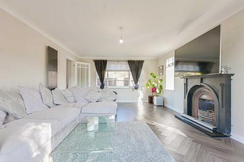 2 Biscay, Southend-on-sea, SS2 6HD