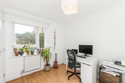 2 bedroom maisonette for sale, Wells Way, Camberwell, London, SE5