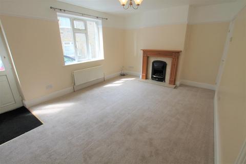 2 bedroom terraced house to rent, New Close Avenue, Silsden