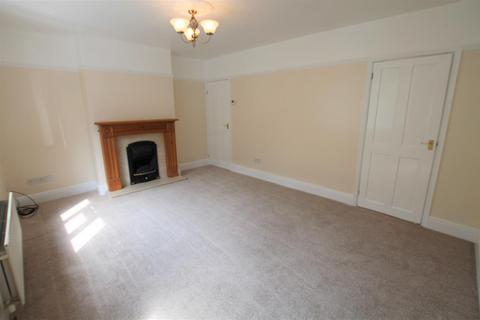 2 bedroom terraced house to rent, New Close Avenue, Silsden