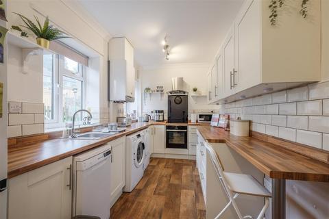 2 bedroom terraced house for sale, Woodlands Avenue, Halifax